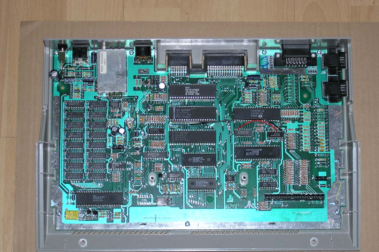ATARI 130XE Platine 4076623_klein.jpg